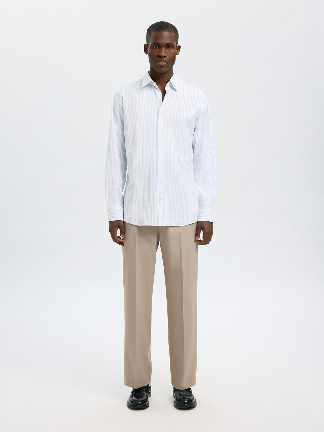 model_shot-front_full